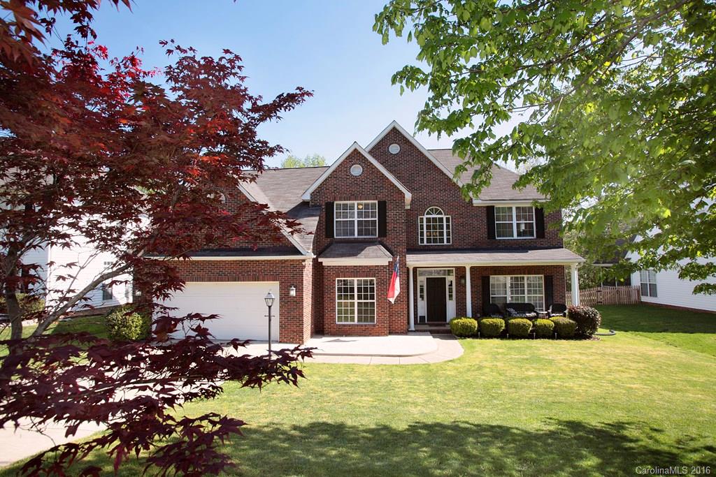 Make your move just in time for summer break and come live in the sought after community of Thornblade Hills!!  Filled with lots of character, natural light, cathedral ceilings and oversized rooms this beautiful home is located just across from Squirrel Lake Park, a 29 acre park. Other great features: gorgeous hardwood floors extending to 2nd floor walkway, fantastic covered back patio for entertaining, custom walk-in closets, open floor plan, new disposal and dishwasher.