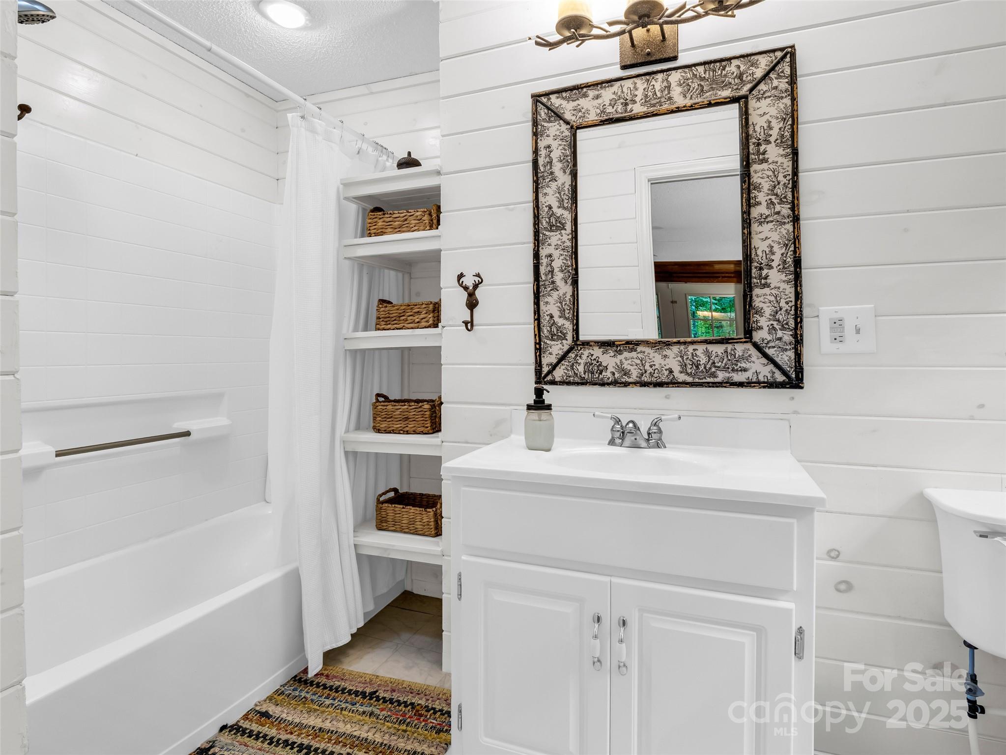Rumbling Bald on Lake Lure - Residential