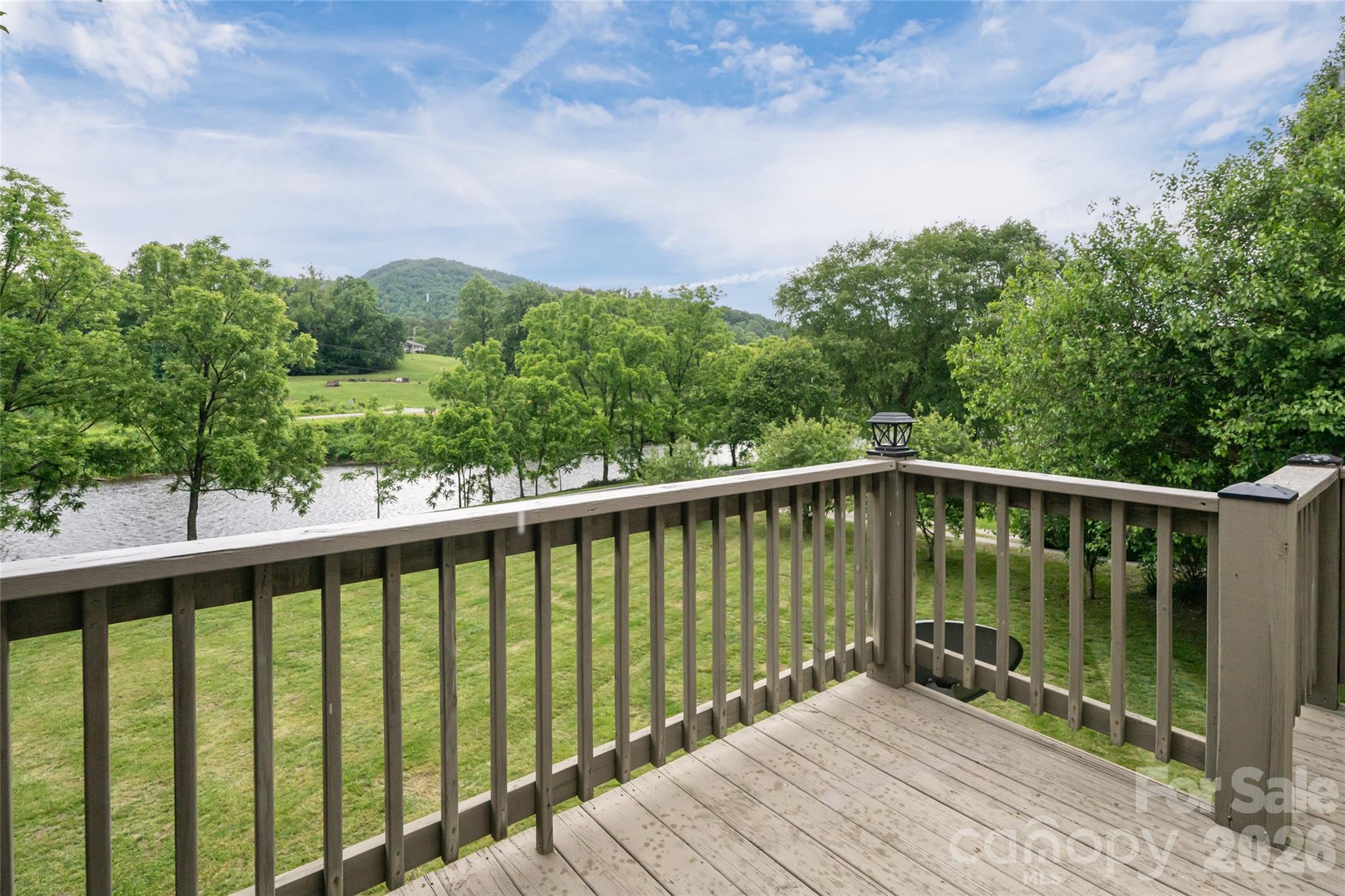 Noahs Landing - Residential