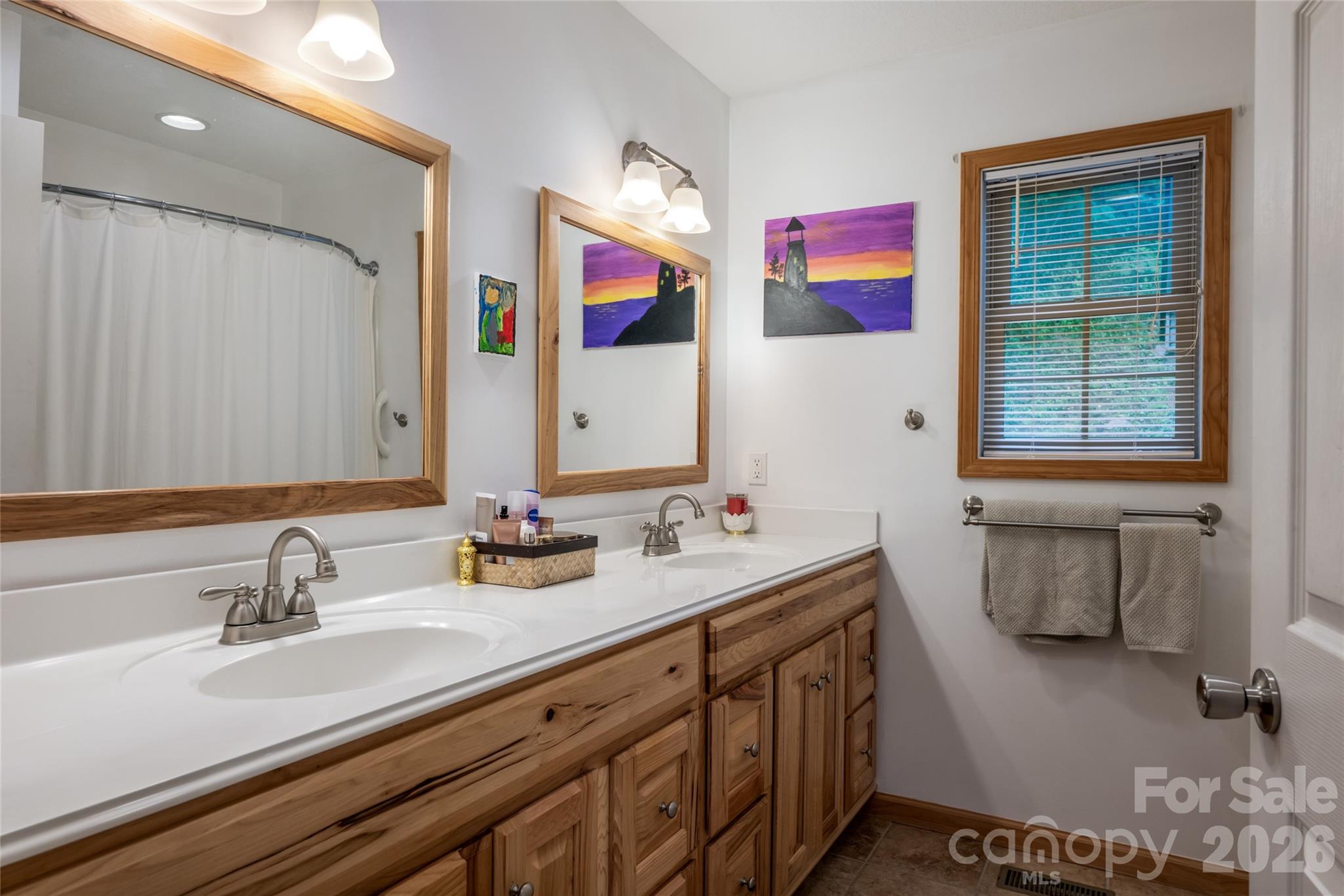 Noahs Landing - Residential
