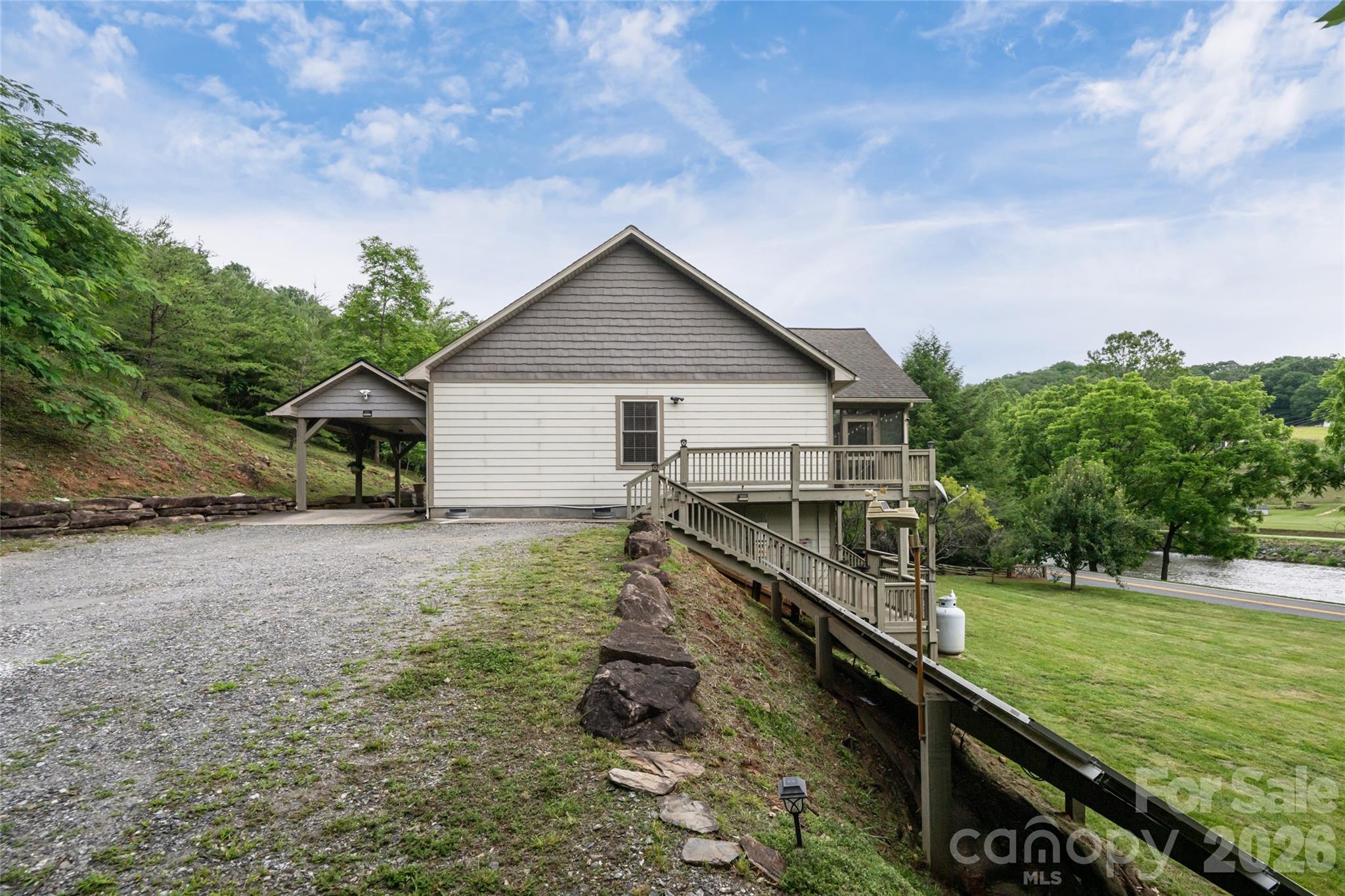 Noahs Landing - Residential
