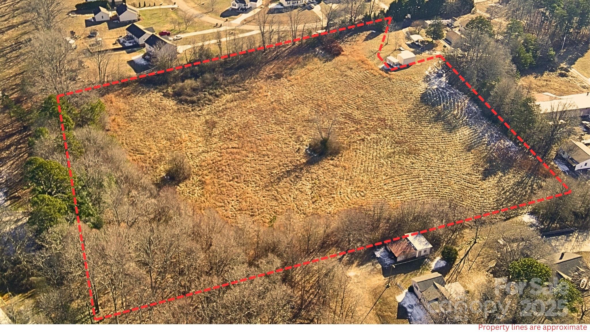 Discover 5.53 acres of cleared land with a surrounding wood line, ideally located in the ETJ of Lincolnton, NC. This versatile property offers access to city water and sewer (tap fee applies) and is perfect for individuals seeking a spacious tract near downtown Lincolnton or for developers, thanks to favorable zoning. With its proximity to city amenities, don't miss out on this great opportunity.