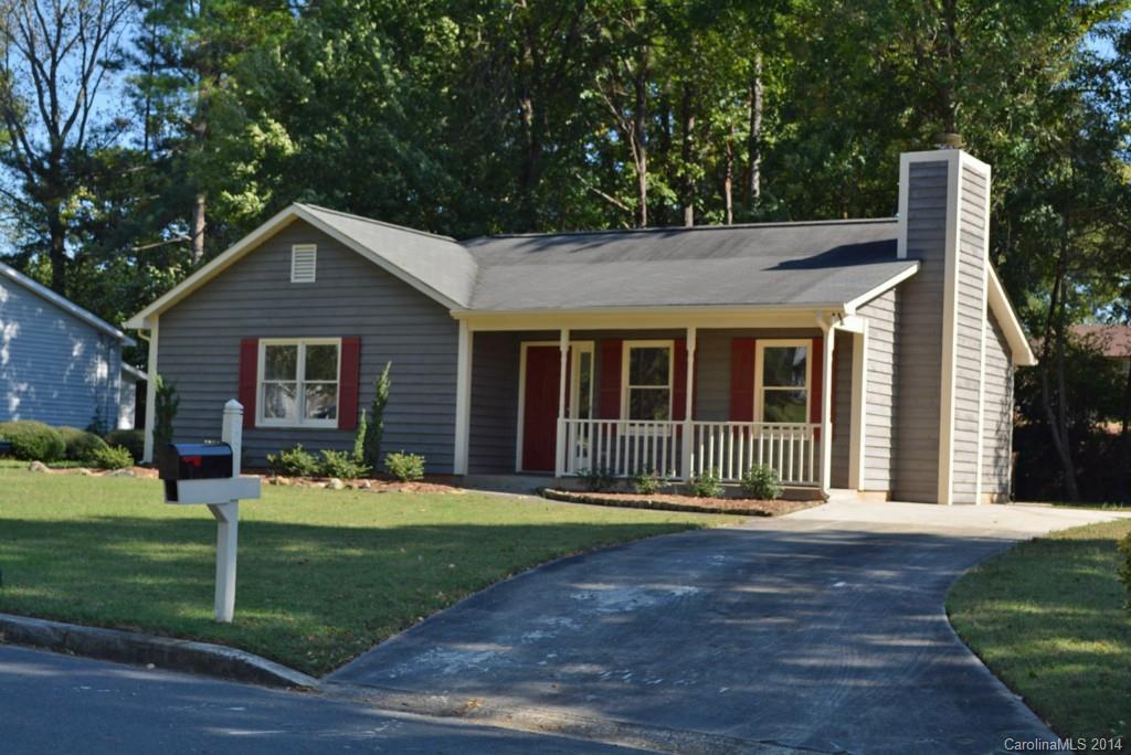 Completely remodeled! Ceramic tile, new carpet and laminate wood flooring. New kitchen! New bath cabinets and fixtures. Stainless appliances.  Great layout! Large bedrooms and good storage space. Excellent location!