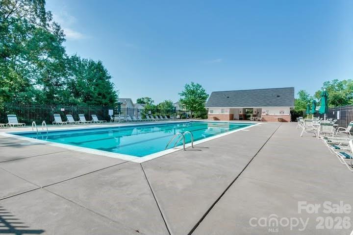 Hamilton Lakes - Residential
