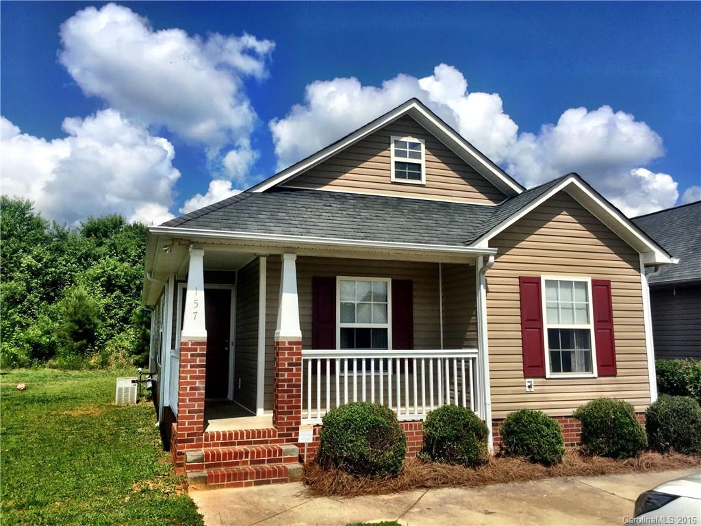 Adorable one-level 3BR/2BA home with NEW carpet, and paint.  Move-in ready.  Master with walk-in closet.  Kitchen with ample cabinets, built-in microwave, pantry and bright sunny breakfast nook.  Outdoor storage connected to neighbor's storage.  GREAT LOCATION !!