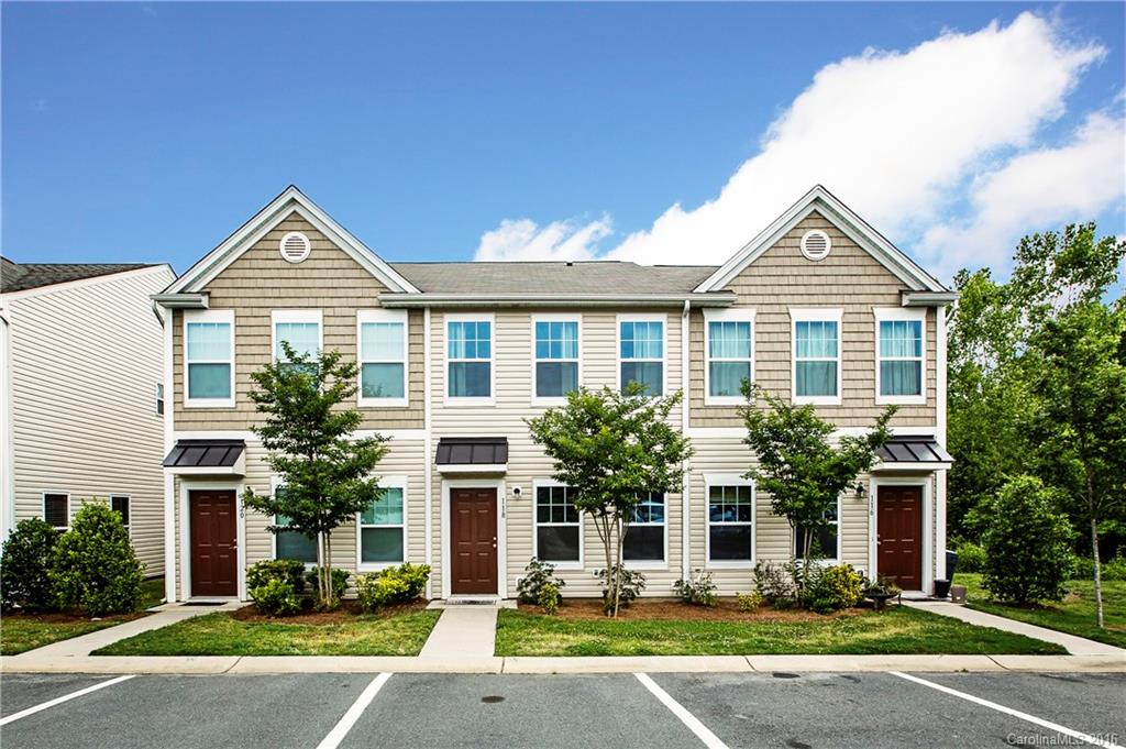 Beautiful move-in ready townhome in sought after Fort Mill! Close to shopping, outdoor activities, new construction, and 77! This cozy open floor plan offers new carpet in the living room, granite counter tops, SS appliances, and beautiful dark floors in the kitchen! Upstairs you will find sizable bedrooms and bathrooms with tons of natural light and nice finishes!