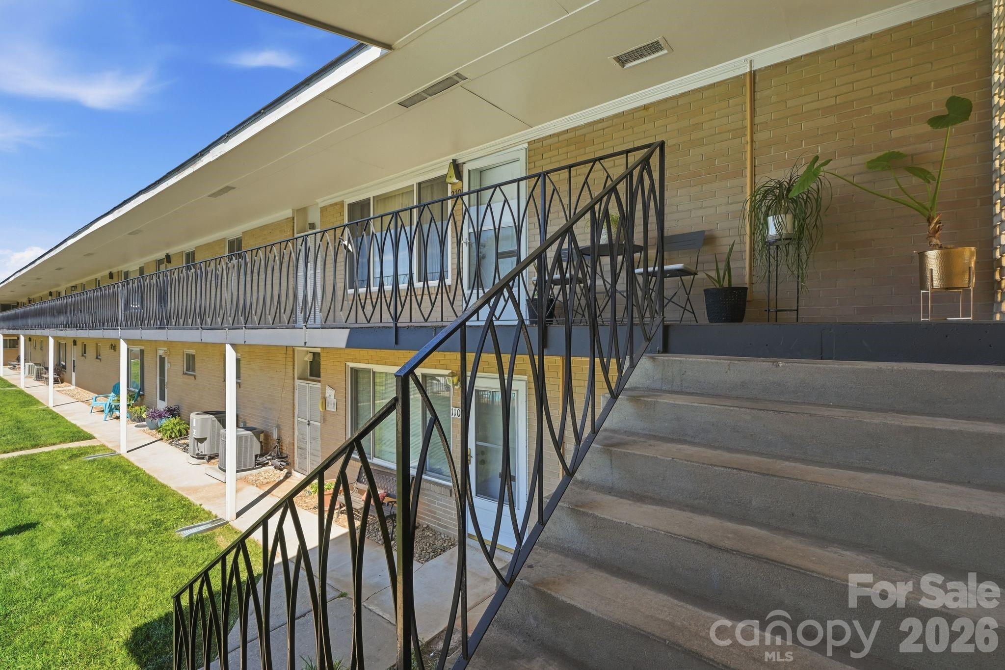 Tropicana - Residential