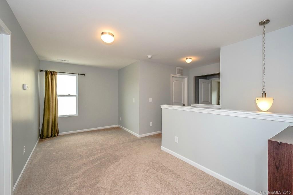 Ellis Pond - Residential