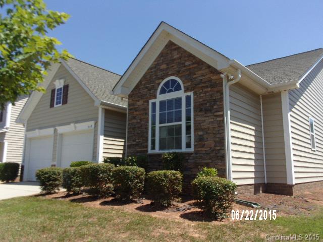Beautiful ranch, move-in condition. Large master suite. MBA has soaking tub & separate shower. Fenced yard and covered porch. Convenient location to schools, shopping and medical.