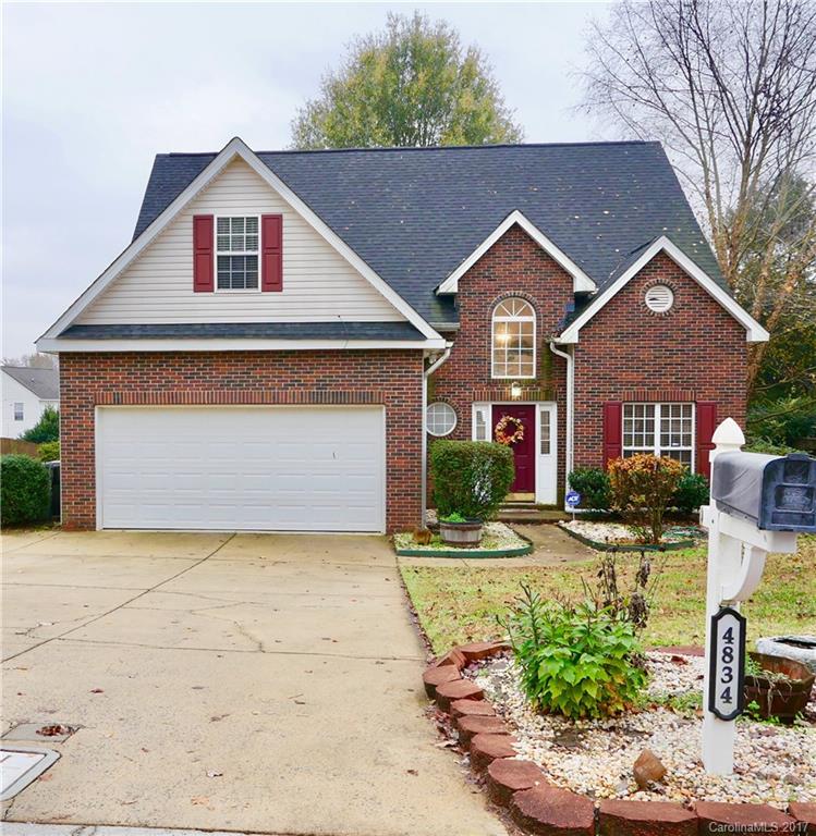 Great home move in condition on ideal lot. Established landscaping, privacy fence around a level backyard, Spacious home. Kitchen w/42' cherry cabinets and lots of counter space.2-story great room w/fireplace. Master on main w/large closet, dual vanity, separate garden tub and shower. Utility/mud room. Two bedrooms up plus bonus room and overlook catwalk. Great home!