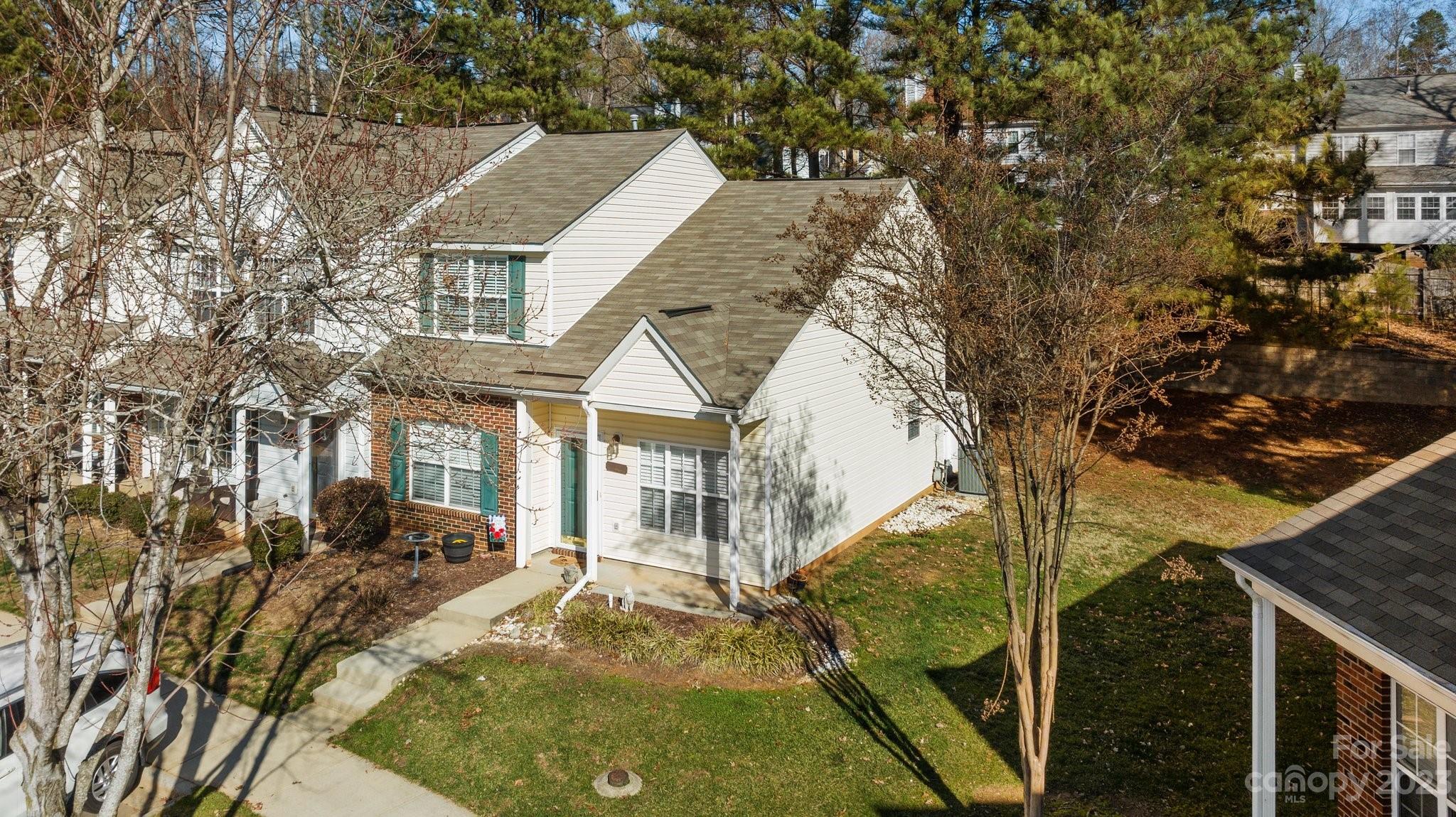 The Townes at River Crossing - Residential