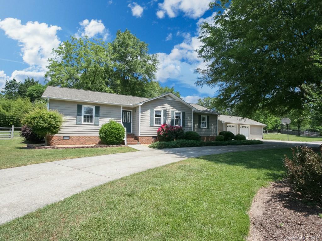 Prime location in Fort Mill on 1.02 acre lot! Immaculate, updated ranch home in a no HOA community! Beautiful grounds; gorgeous inground pool w/pool house, gazebo, covered porch, & garden plots! Wired storage bldg & oversized garage w/ heated & cooled office @ add'l 200+ sf! A rare find in sought after location & community. Ft Mill schools, low York Co. taxes. Kitchen has granite & tile backsplash; newer gas range; All appliances remain (including refrig, w/d). Circular drive + extra pad for RV!