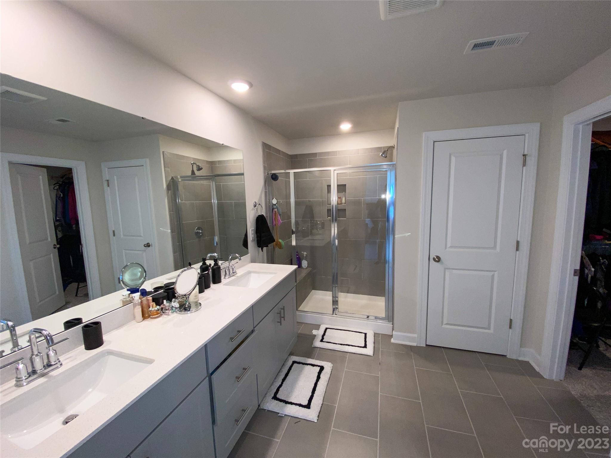 Larkhaven Hills - Residential Lease