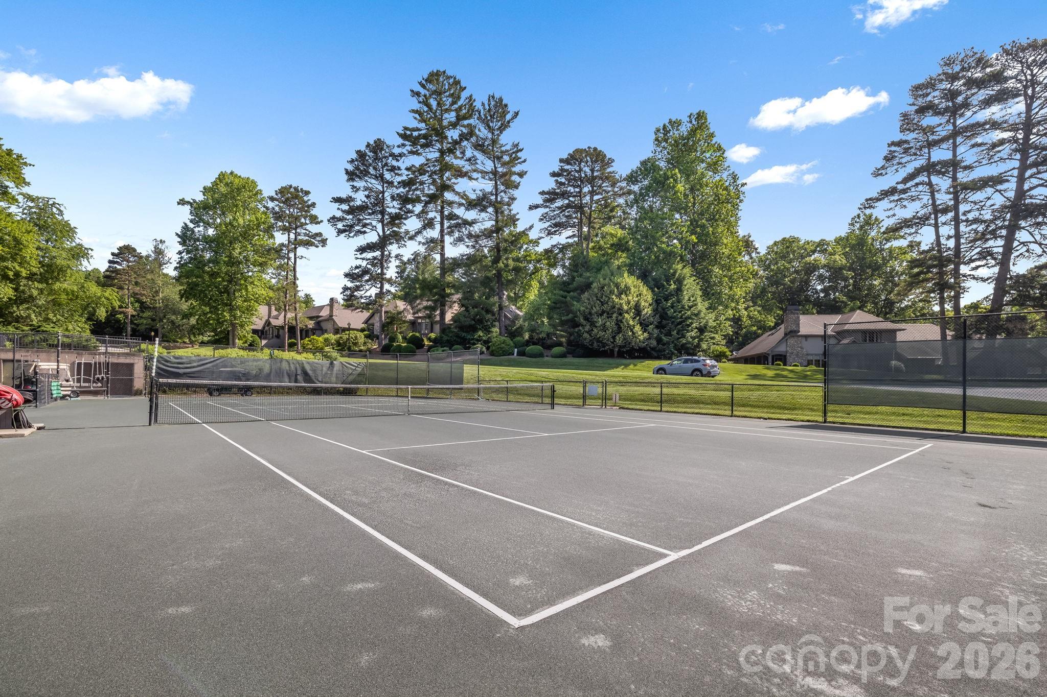 Straus Park - Land