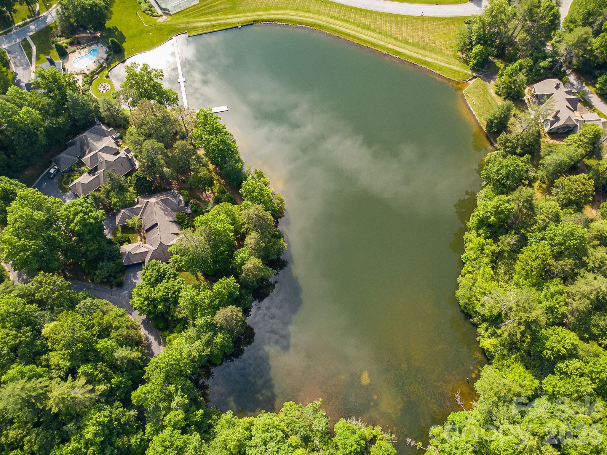 Straus Park - Land