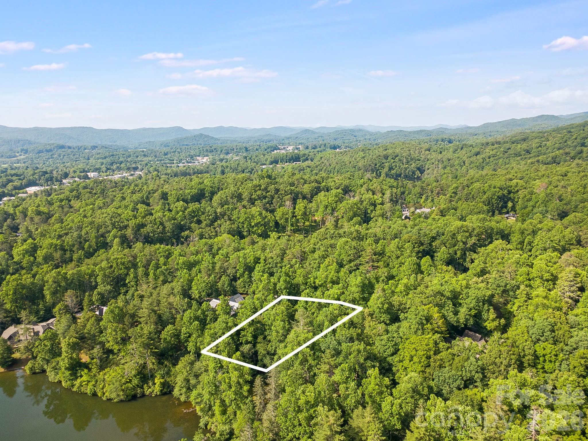 Straus Park - Land