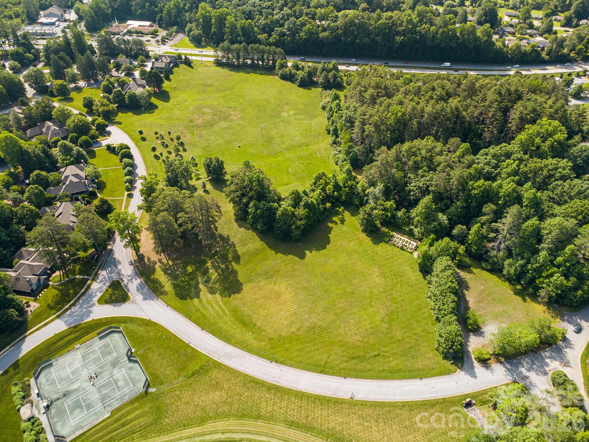 Straus Park - Land