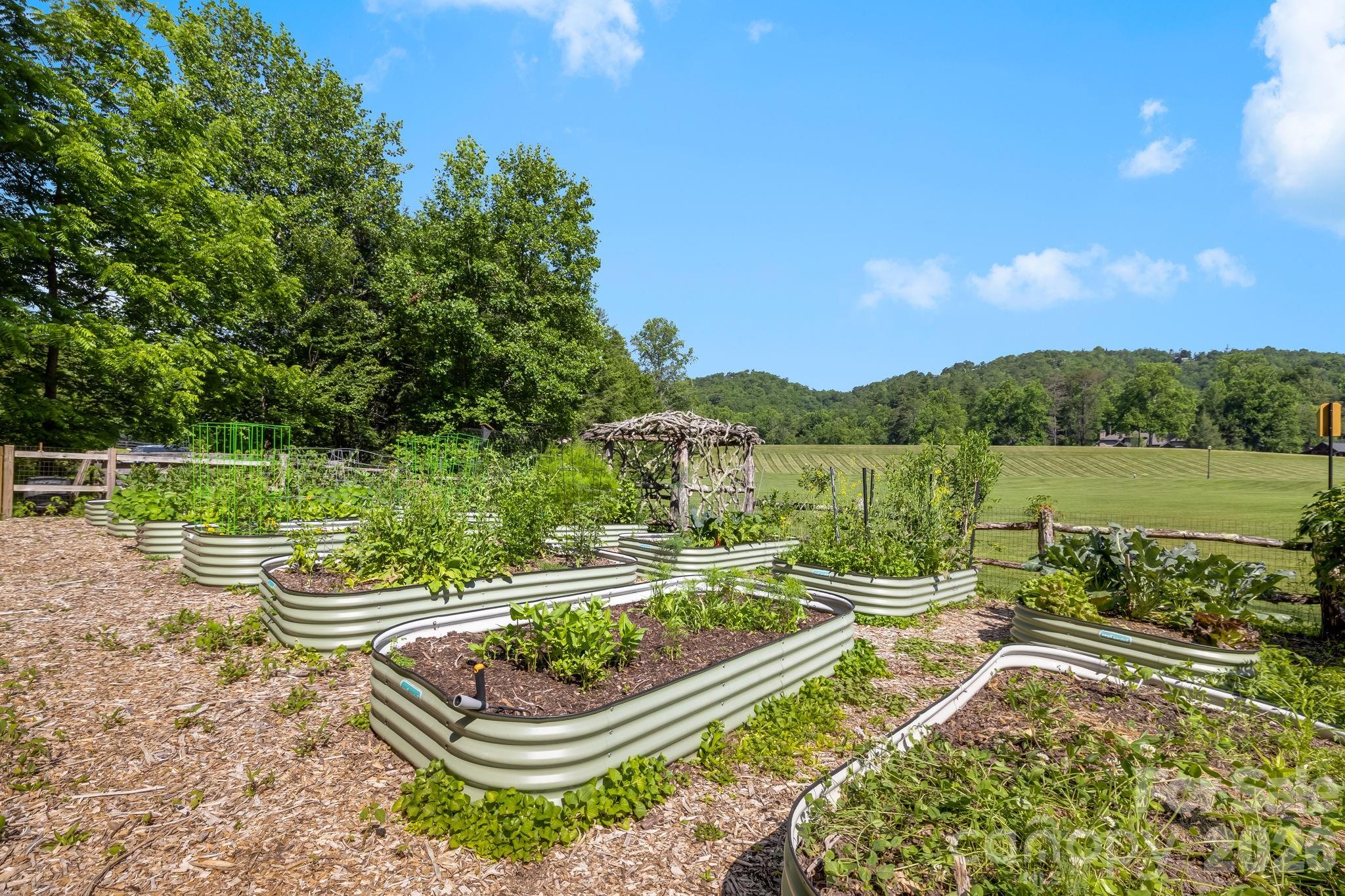Straus Park - Land