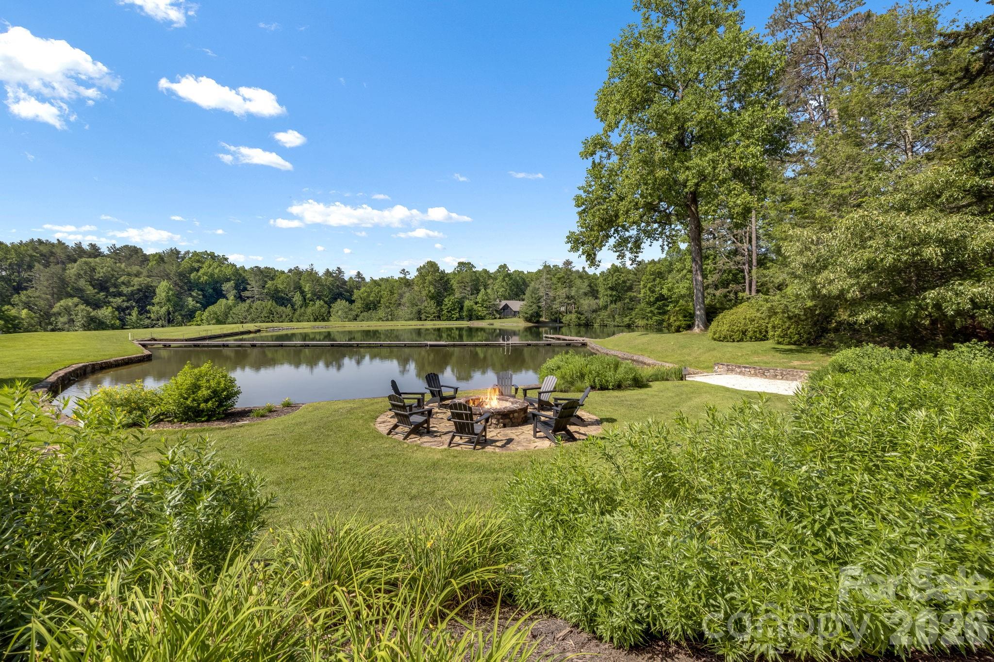 Straus Park - Land
