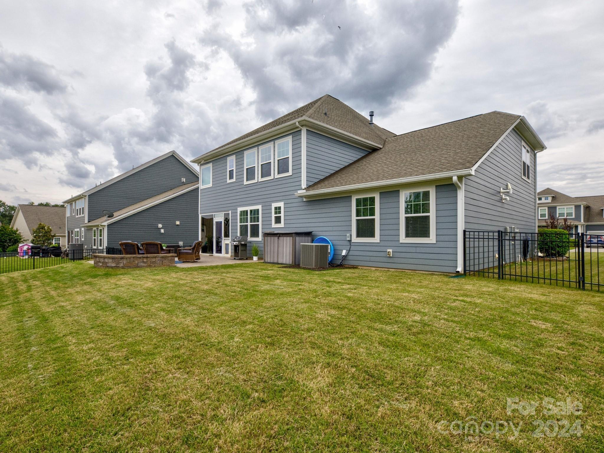 The Retreat At Rayfield - Residential