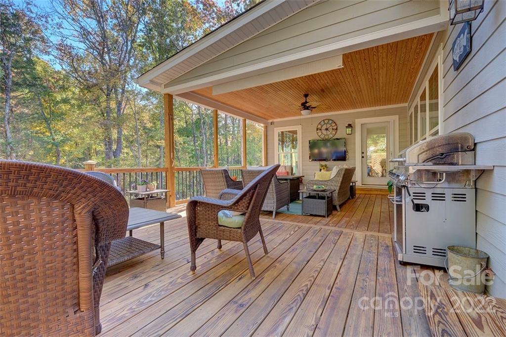 Lake Crest - Residential