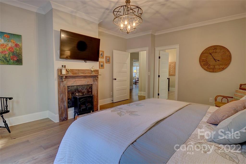 Lake Crest - Residential