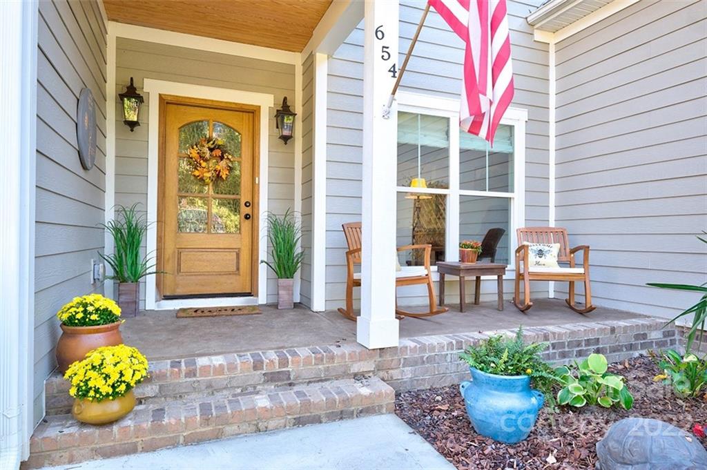 Lake Crest - Residential