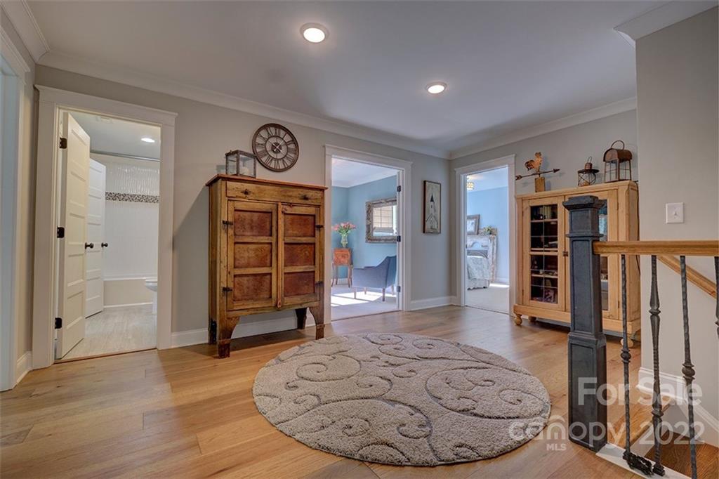Lake Crest - Residential