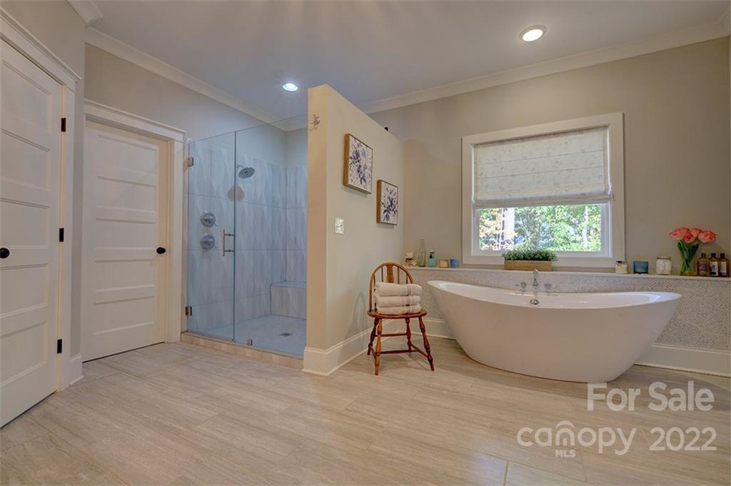 Lake Crest - Residential