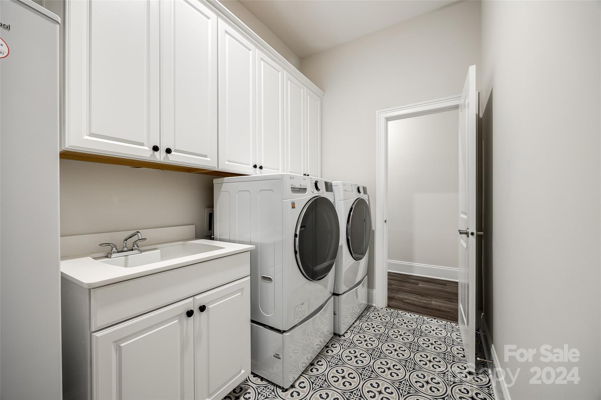 Regency at Palisades - Residential