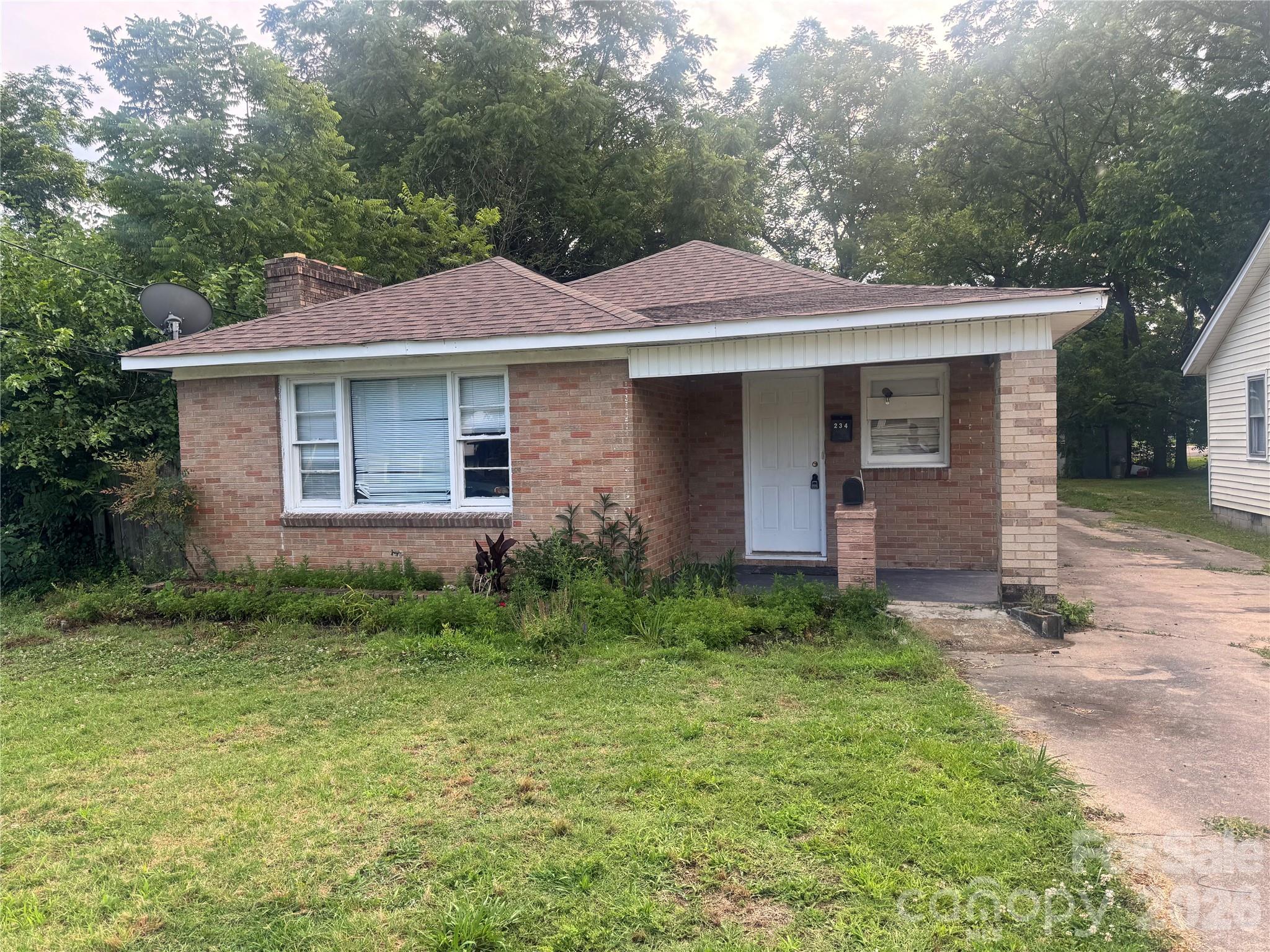 Investor Special Near Downtown Rock Hill!

234 Lucky Lane offers a great opportunity for buyers looking for a property with potential. This home does need some TLC, making it ideal for an investor, renovation buyer, or someone looking to add value over time. Located less than a 3-minute drive from downtown Rock Hill, the property sits in a convenient location close to restaurants, shopping, local businesses, and ongoing growth in the area.

Whether you’re looking to renovate and hold, flip, or create your next income-producing property, this home gives you the chance to buy into a growing area at an attractive entry point. Bring your vision and make this property shine again.