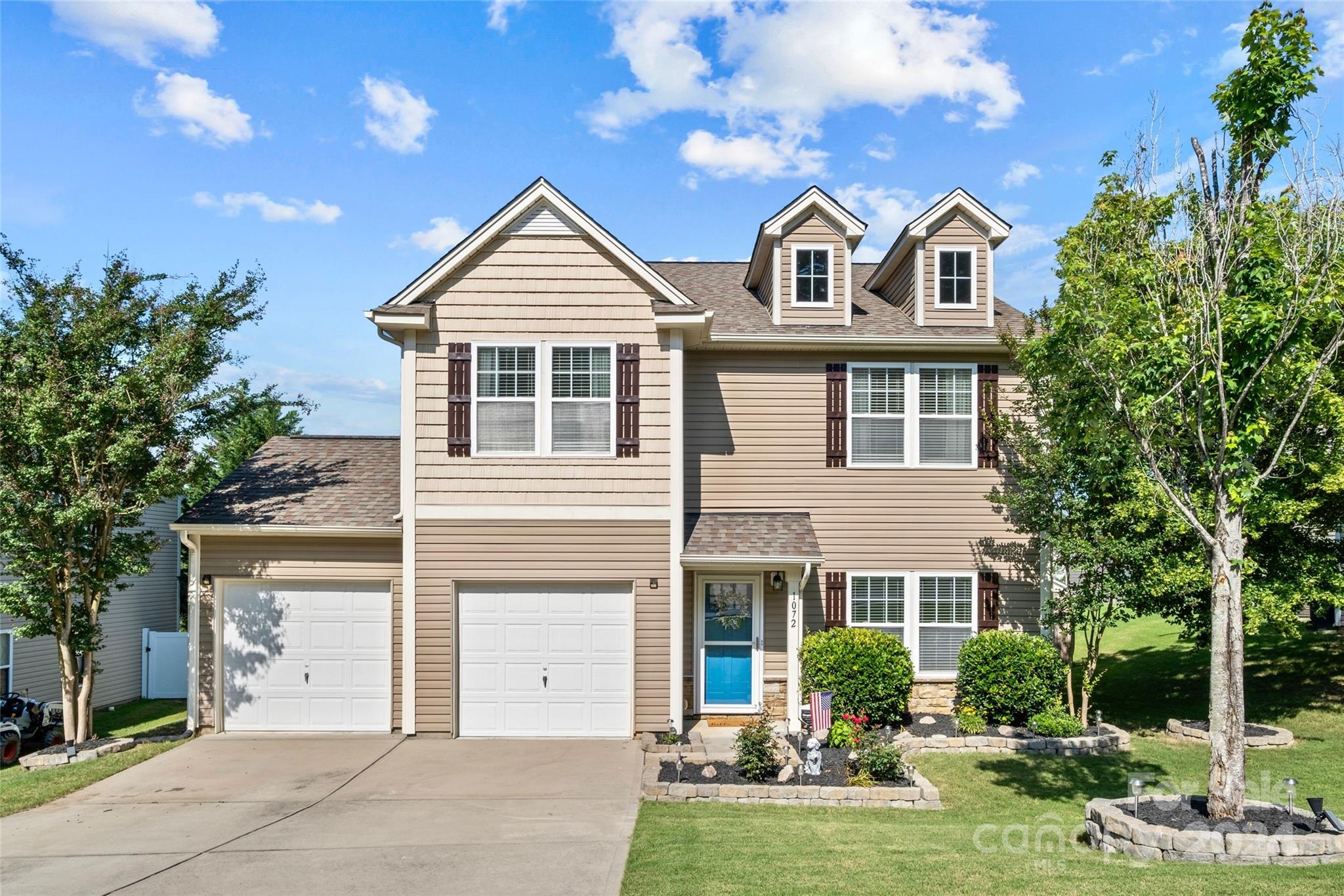 Lovely, meticulously-maintained home in idyllic Silver Run! This beautiful two-story abode offers an inviting floor plan perfect for today's living. Upon entry, you're greeted by a foyer that seamlessly flows into the dedicated office as well as the dining room, designed with entertaining in mind. An arched doorway connects to the kitchen, which boasts granite countertops, stainless steel appliances, ample cabinet storage, and an island with seating. The spacious family room, located off the kitchen on the main level, is great gathering space while the loft area at the top of the stairs provides additional living space and flexibility. The primary suite is a true retreat with a walk-in closet and gorgeous en-suite bathroom. The two additional bedrooms located on the second level are well-appointed and have generously-sized closets. Don't miss the covered patio (added in 2023!) and fully-fenced backyard. Conveniently located close to Ballantyne, Fort Mill, and so much more!