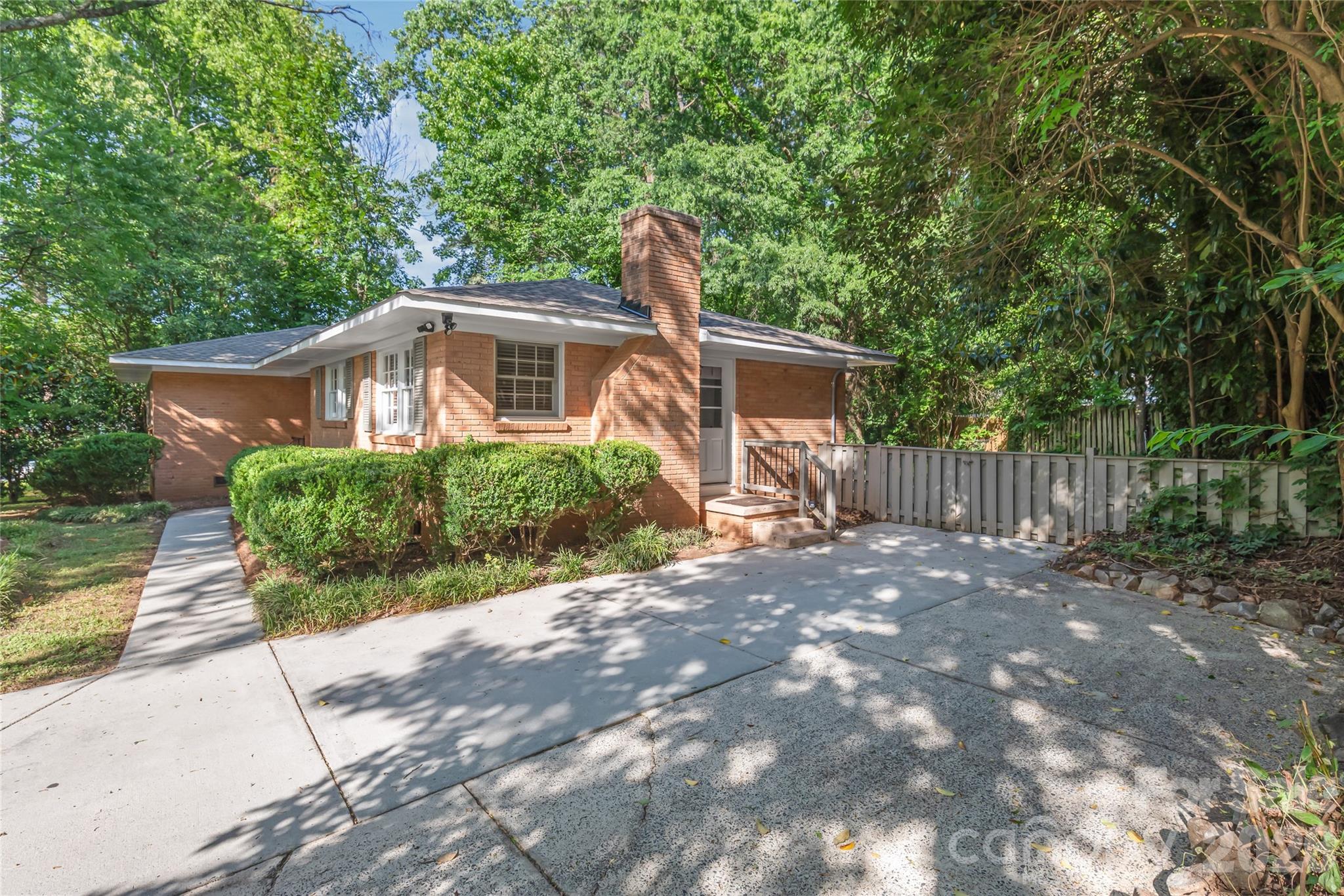 Queens Grant - Residential