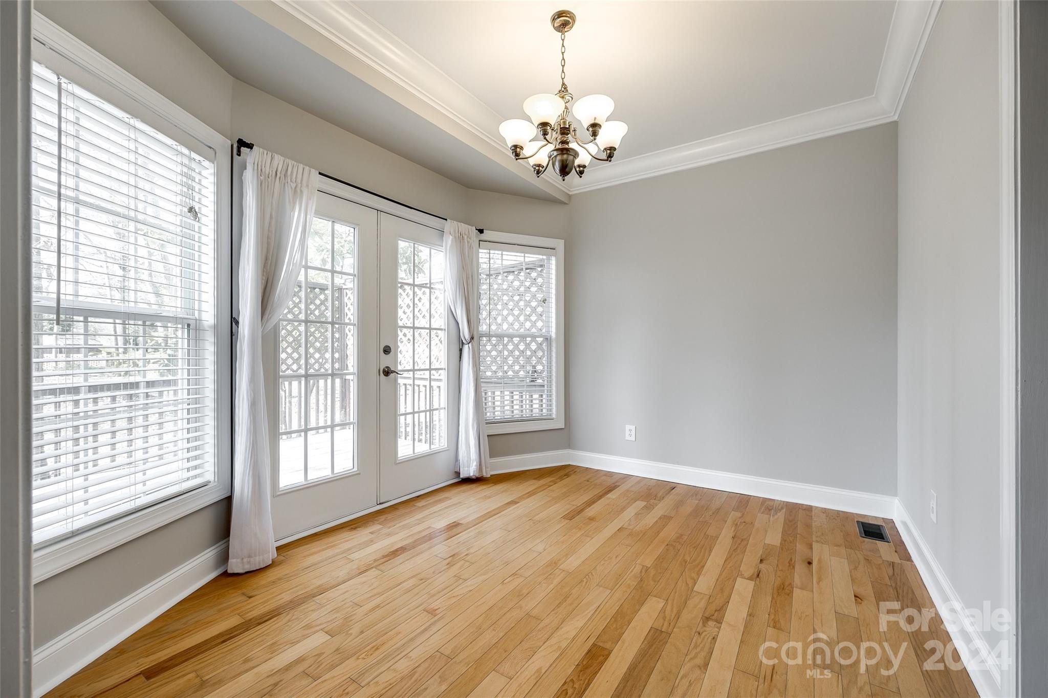 Country Club Estates - Residential