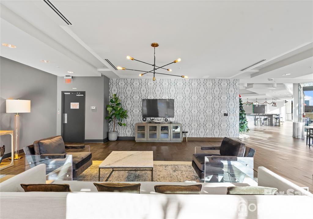 Avenue Condominiums - Residential