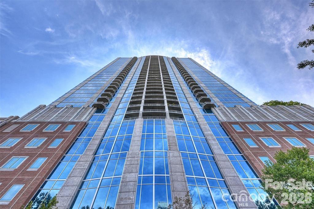 Avenue Condominiums - Residential