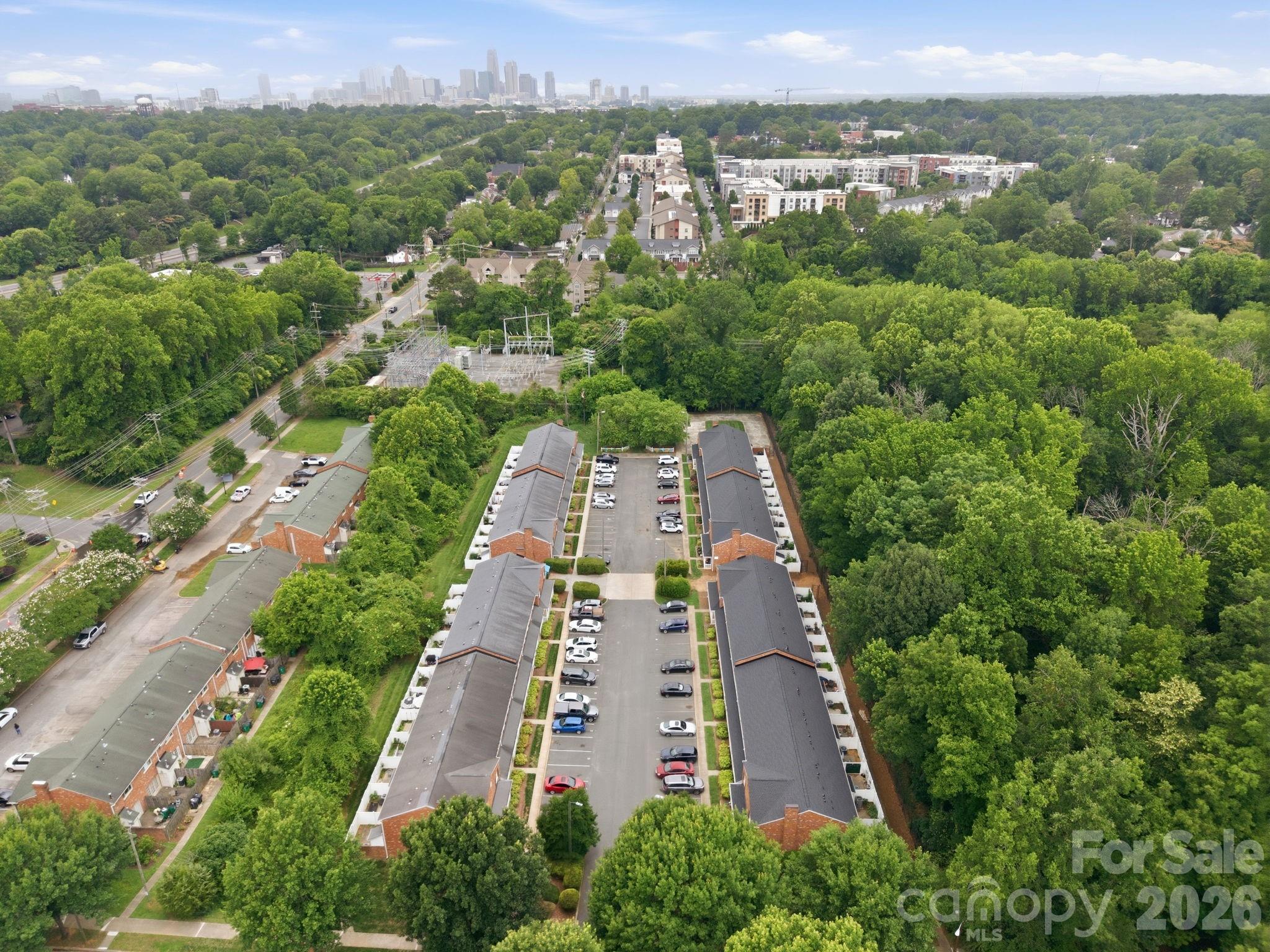 Williamsburg on Commonwealth - Residential