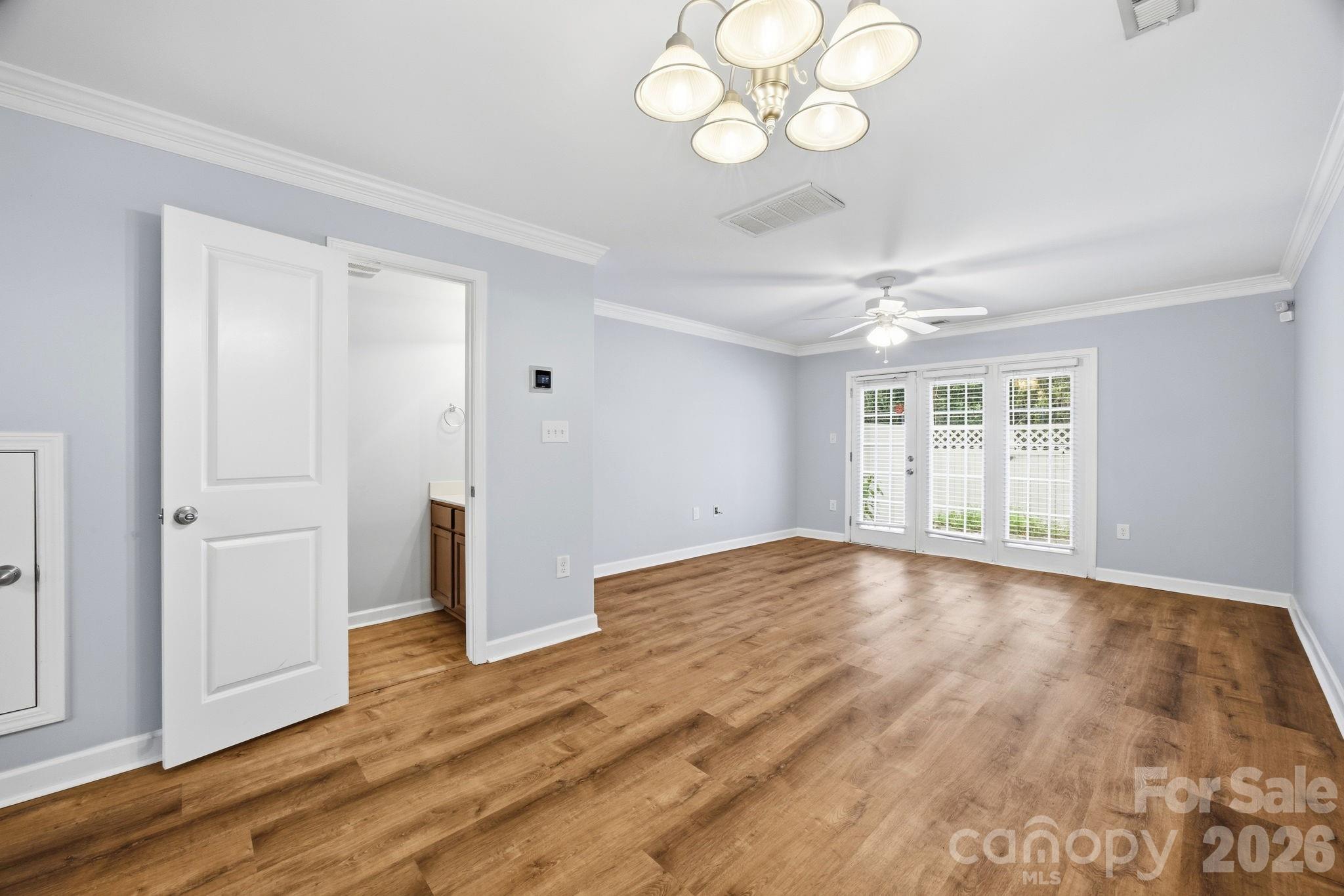 Williamsburg on Commonwealth - Residential
