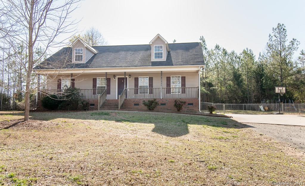 Super cute home on a large, private, one acre lot with a fully fenced back yard! This 3 bed/ 2 bath home is located in a quiet country neighborhood just minutes from I-77. Do not miss out, home is priced to sell!