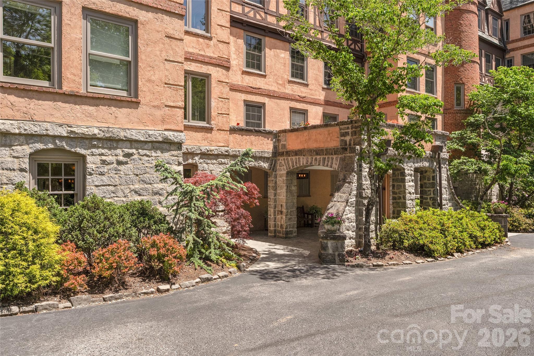 Longchamps Condos - Residential