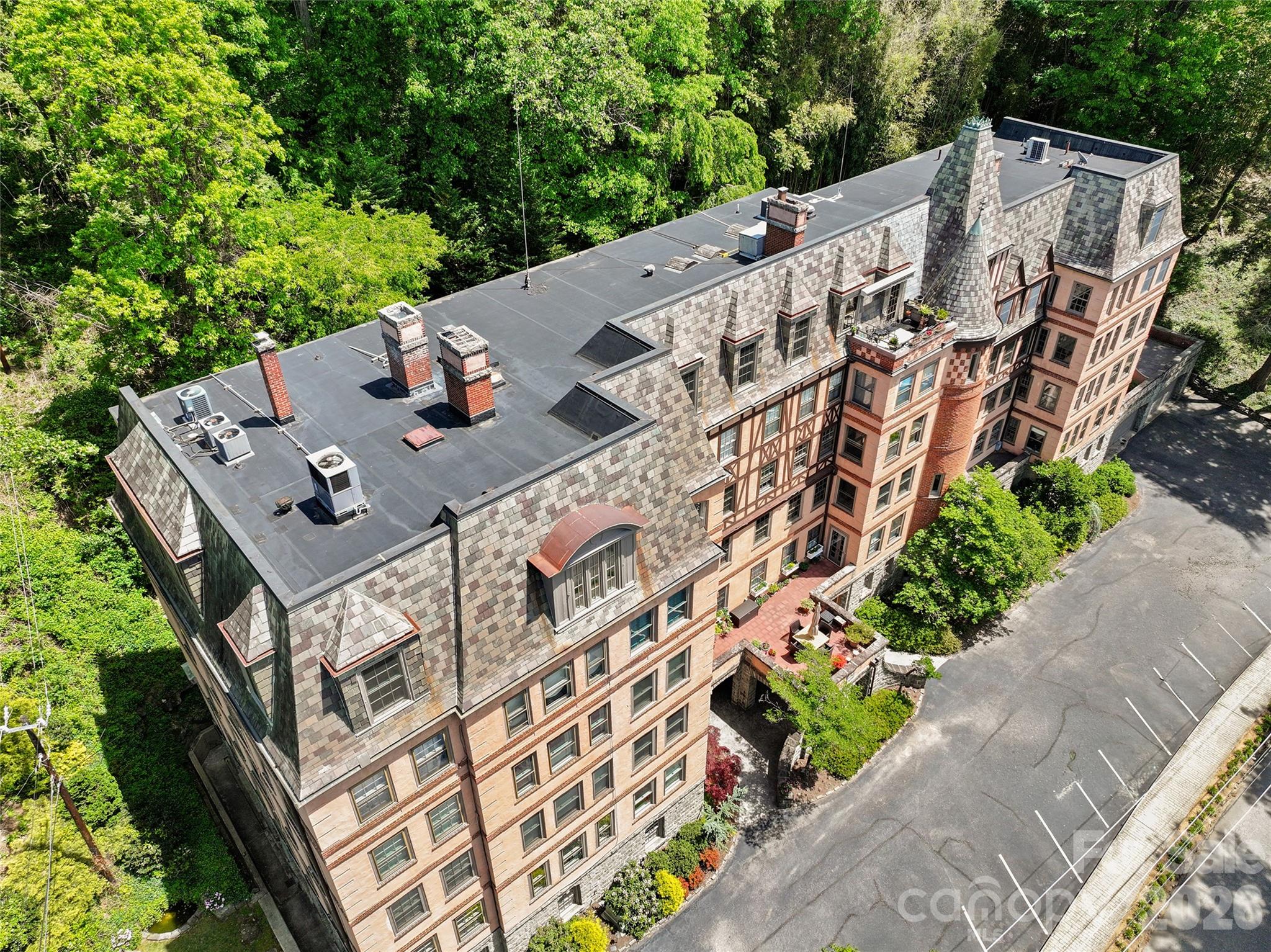 Longchamps Condos - Residential