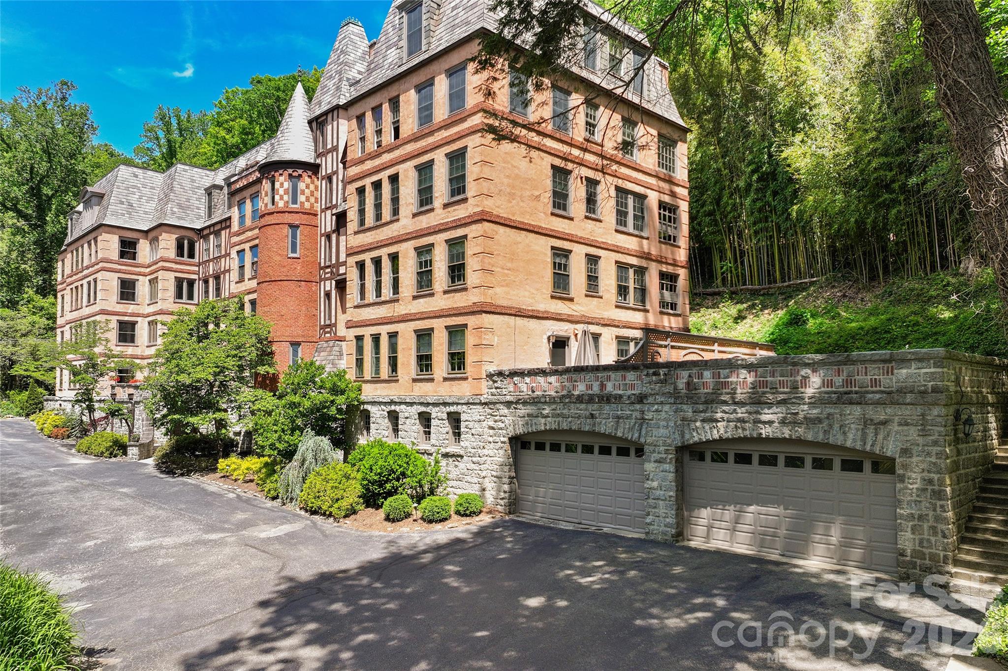 Longchamps Condos - Residential