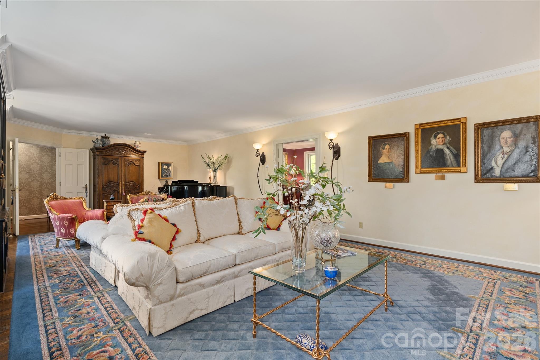 Longchamps Condos - Residential
