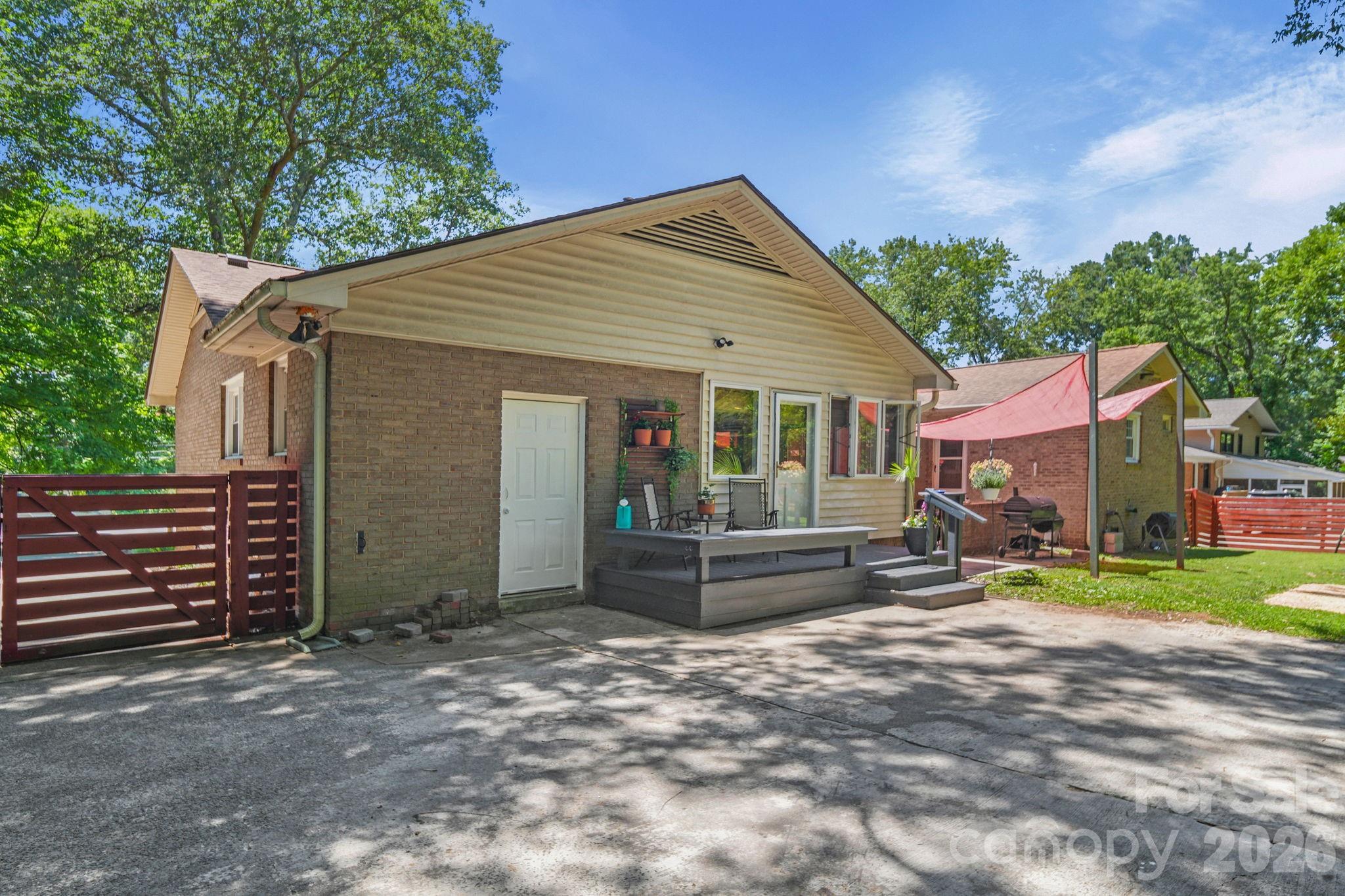 Lansdowne - Residential