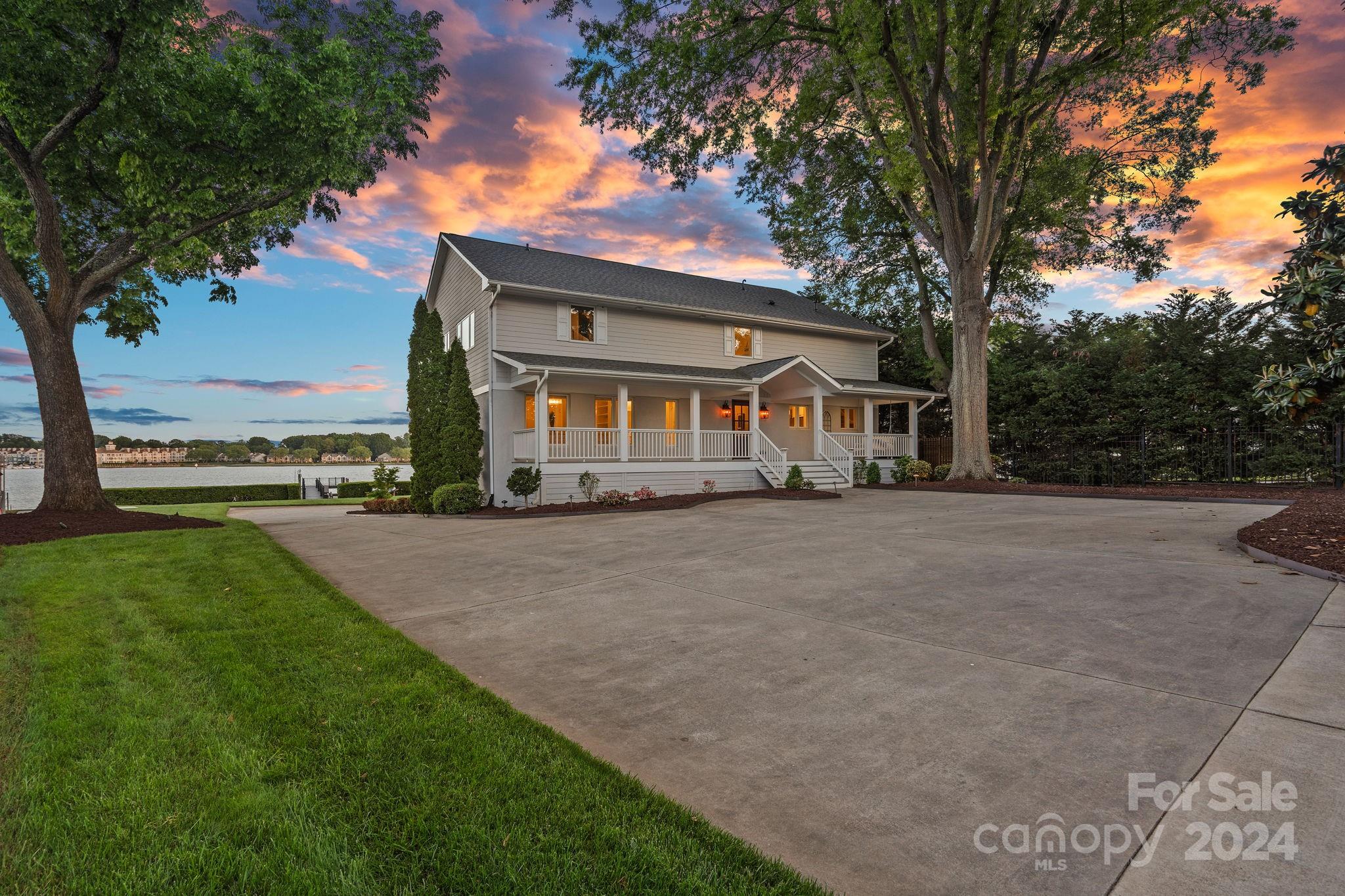 Point Largo - Residential