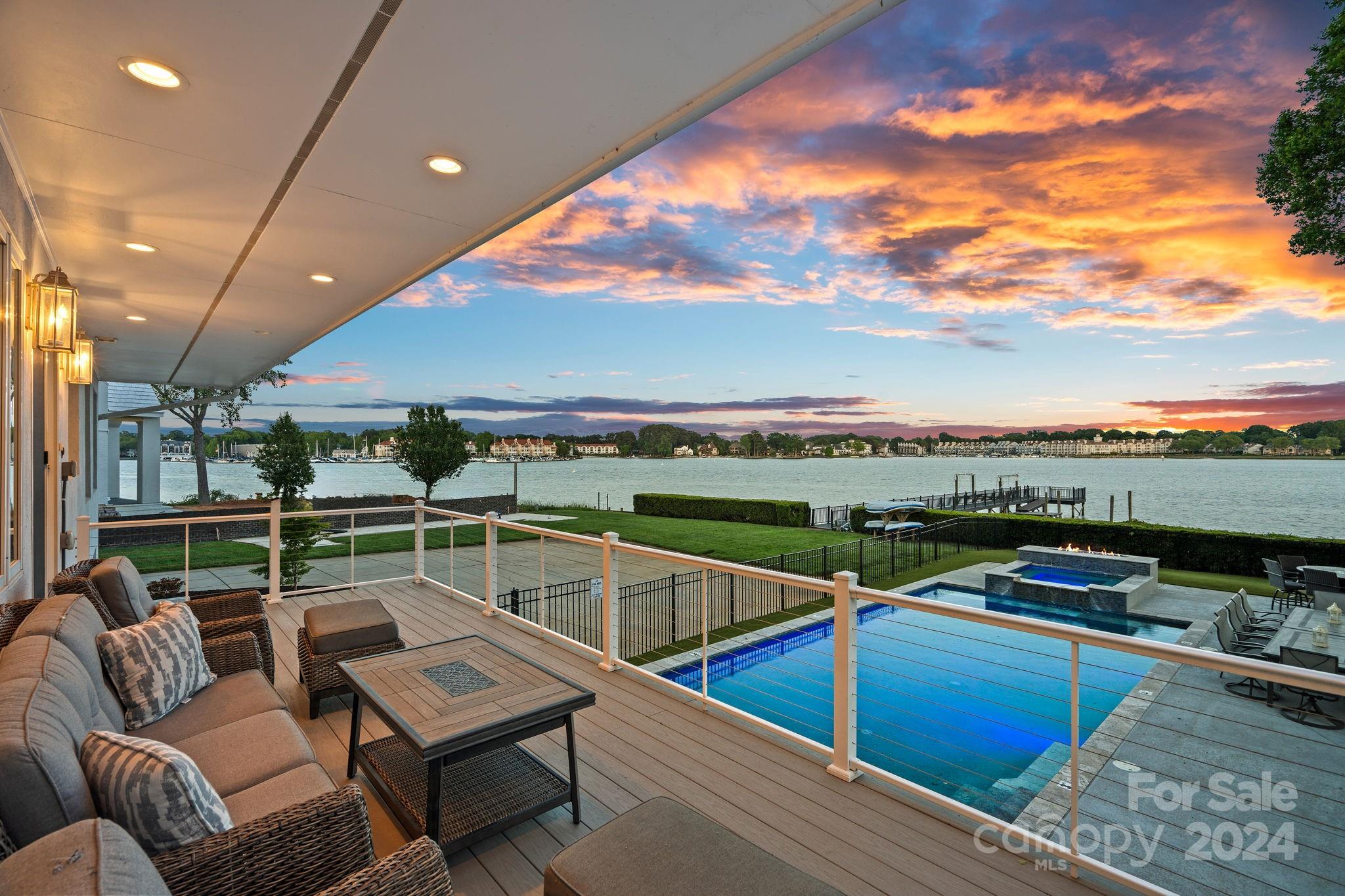 Point Largo - Residential