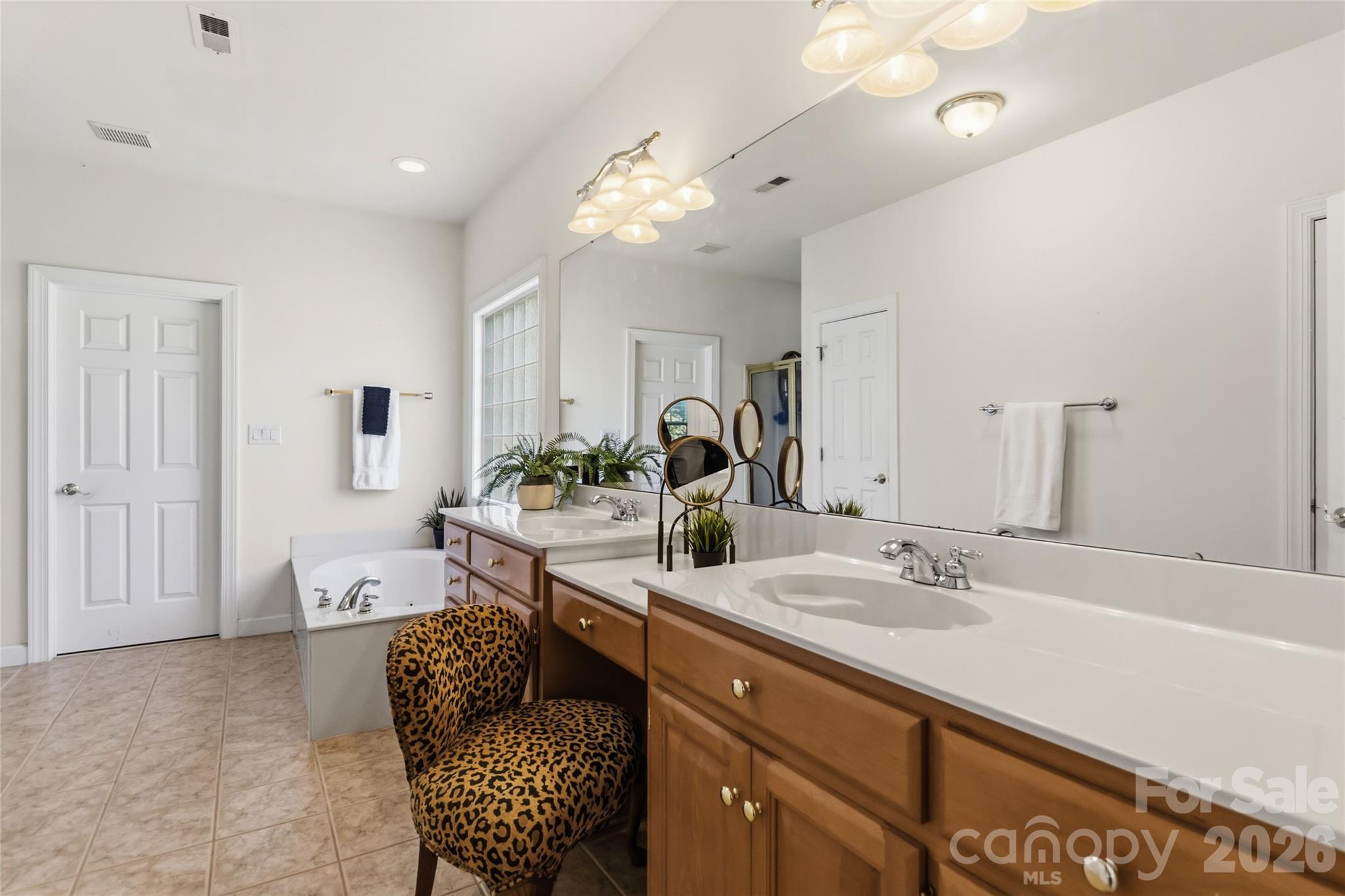 MacAulay - Residential
