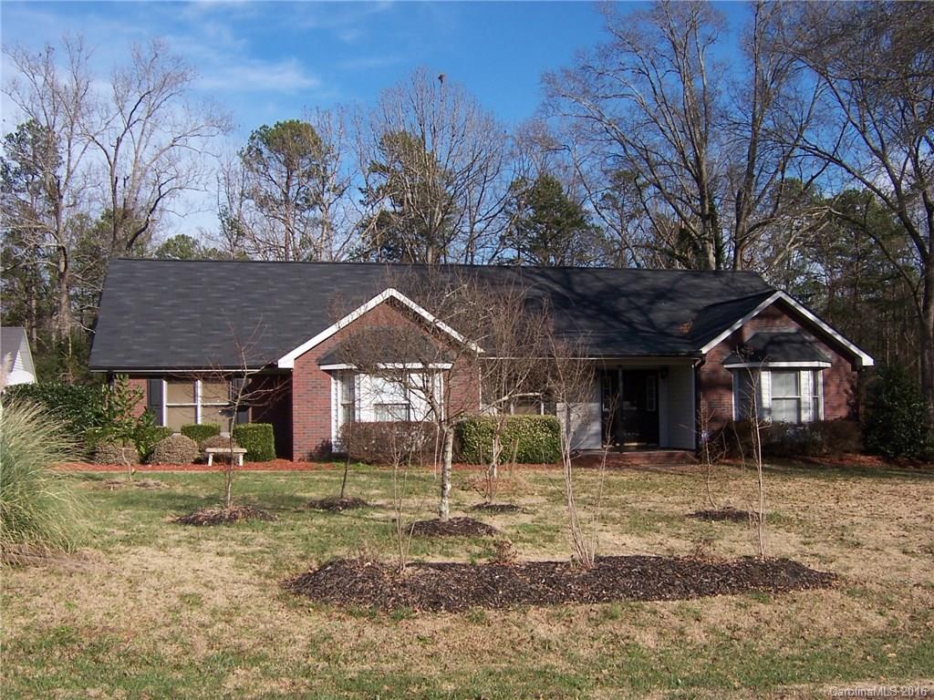 You will love this all brick ranch on an acre lot.  Large rooms.  Trey ceiling great room with fireplace. LR/DR & Hall has new carpet. Master bedroom has 2 bay windows and two closets.  Master bathroom has a large Jacuzzi, separate shower and vanity/sink.  Split bedroom plan. Formal dining room. Large kitchen with breakfast area.  Bonus room.  2 car detached garage with heat/air, your dream come true.