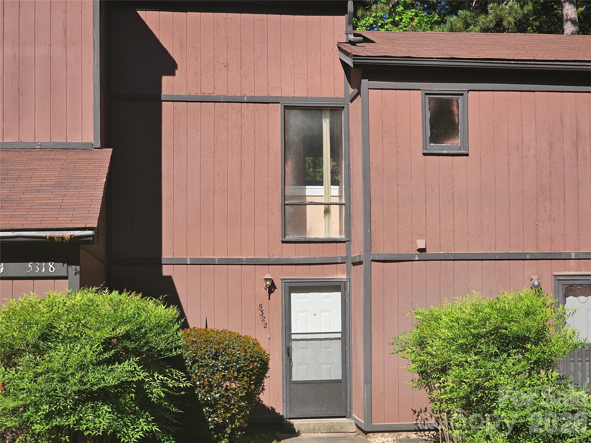 Four Seasons - Residential