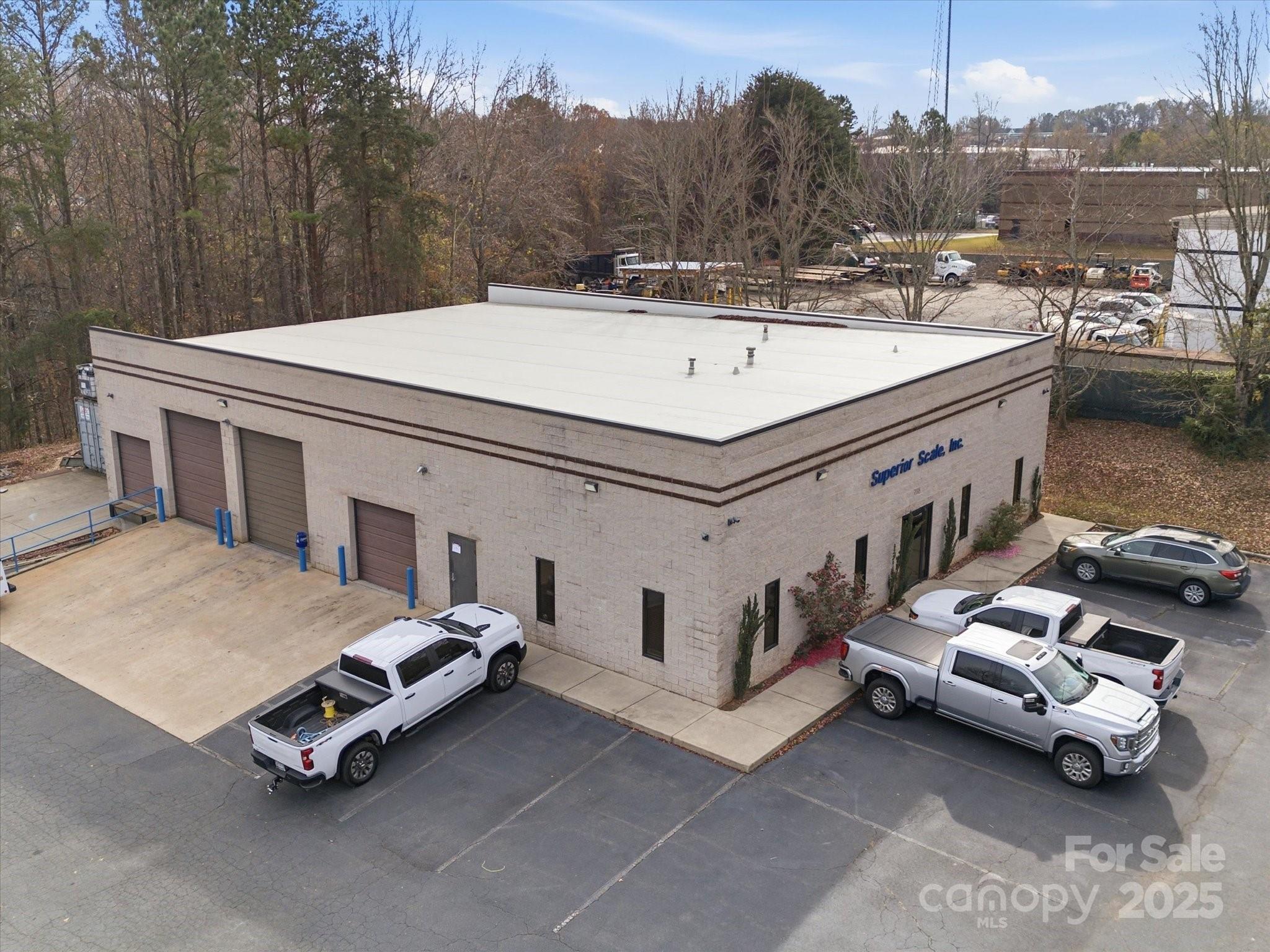For Sale – 7,192 Sq Ft Office/Warehouse Building in Fort Mill, SC
Discover a well-maintained and highly functional commercial building located at 2118 Carolina Place, Fort Mill, SC 29715. Offering a total of 7,192 sq. ft., this property includes a balanced mix of office space and warehouse space—ideal for a wide range of business operations. The building features a loading dock, three drive-in doors, and efficient access for shipping, receiving, and daily workflow. A new roof installed just two years ago provides peace of mind and reduces future capital expenses. Located in the rapidly growing Fort Mill market, this site offers excellent accessibility, strong surrounding business presence, and the flexibility to accommodate light industrial, distribution, service-based, or owner-occupant users.